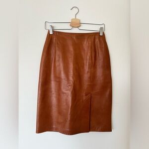 Danier LORNA Leather Skirt (Genuine Leather) Size 4
